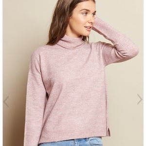 Garage soft mauve turtleneck sweater size XS